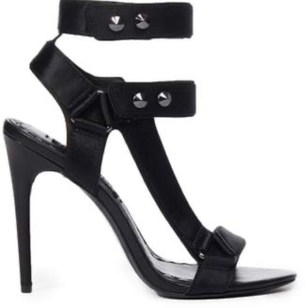 Alice + Olivia Tamryn Heel Sandal, size 37, brand new